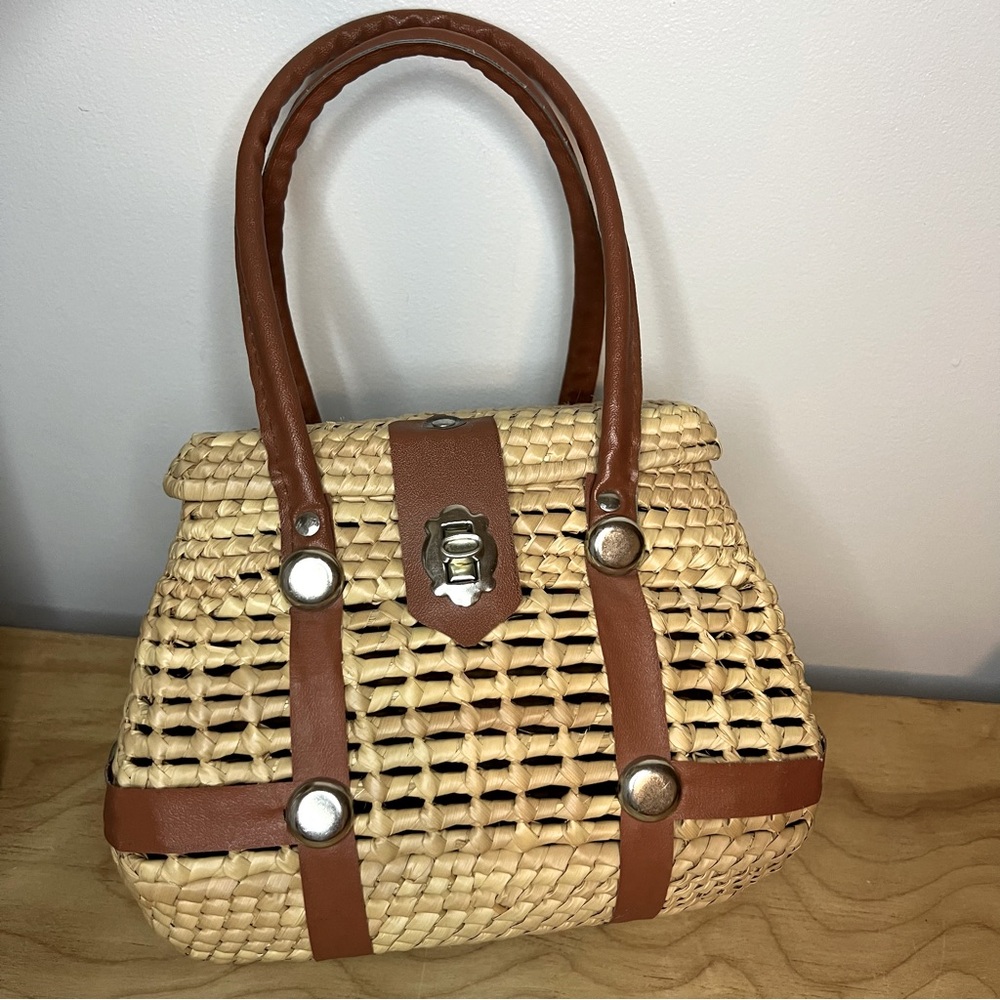 Natural Fiber Straw/Wicker-look Small Handbag
